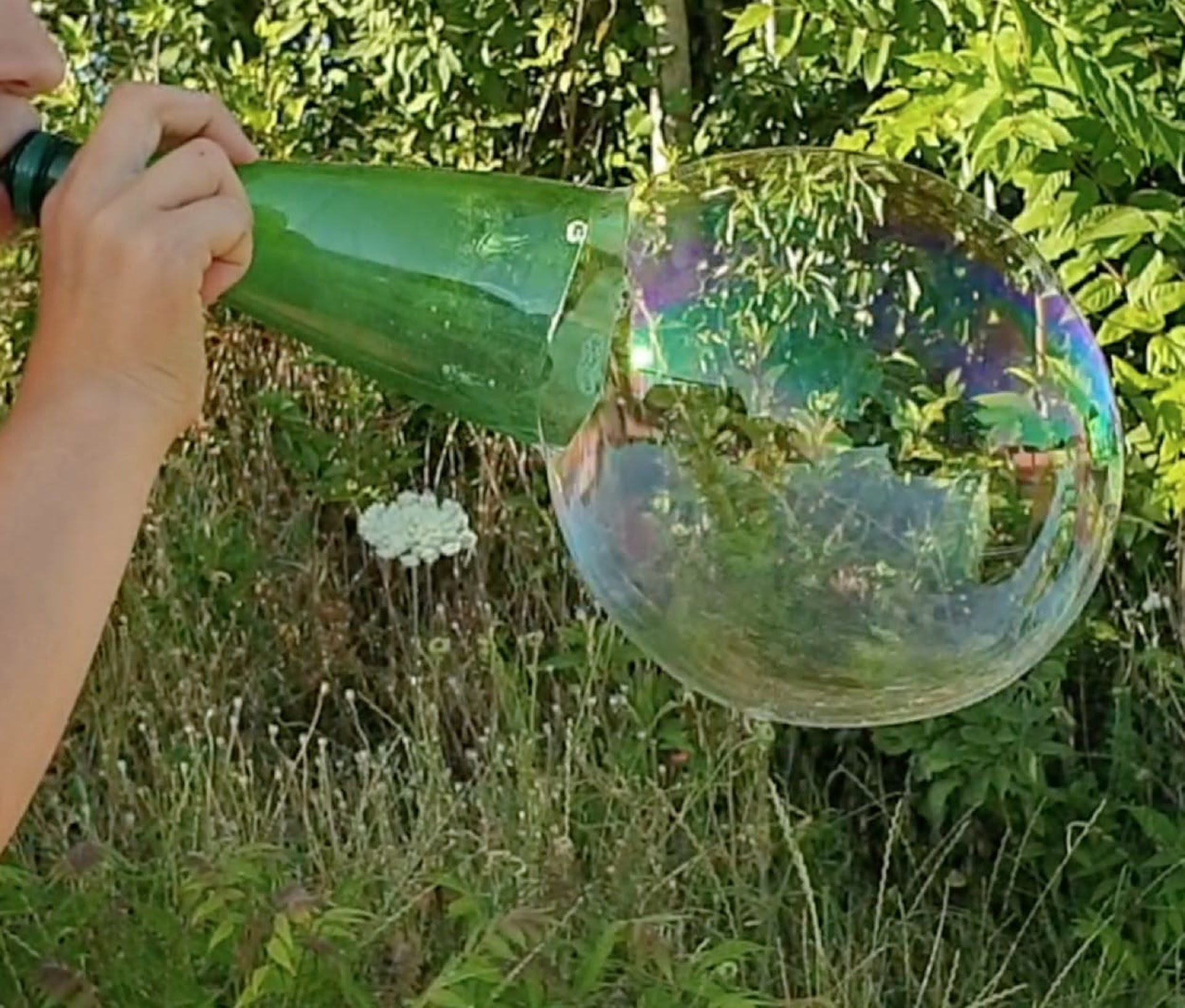 Jouet pour faire des bulles avec du liquide vaisselle - 5 ans