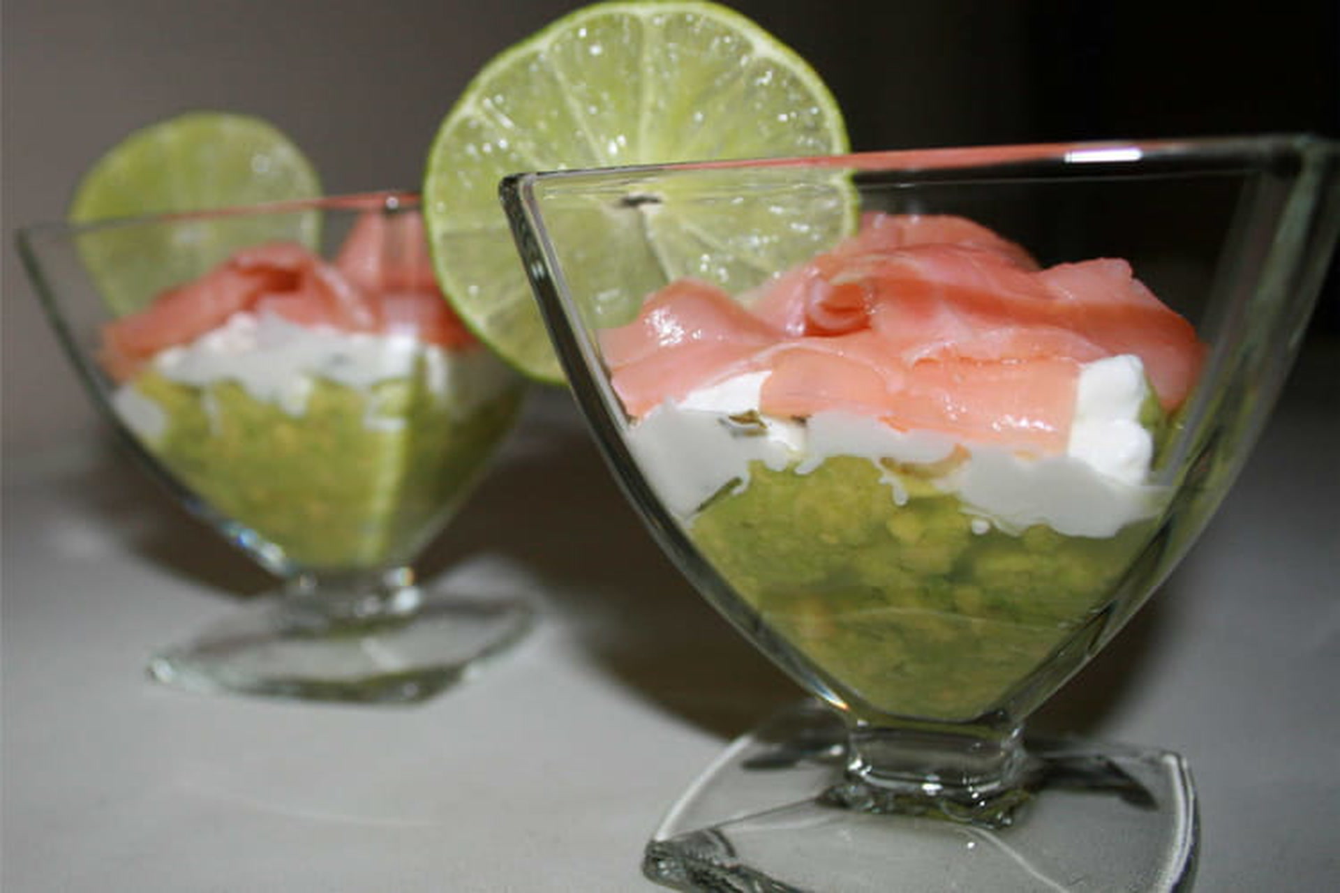 Recette Verrine de saumon et guacamole au citron vert