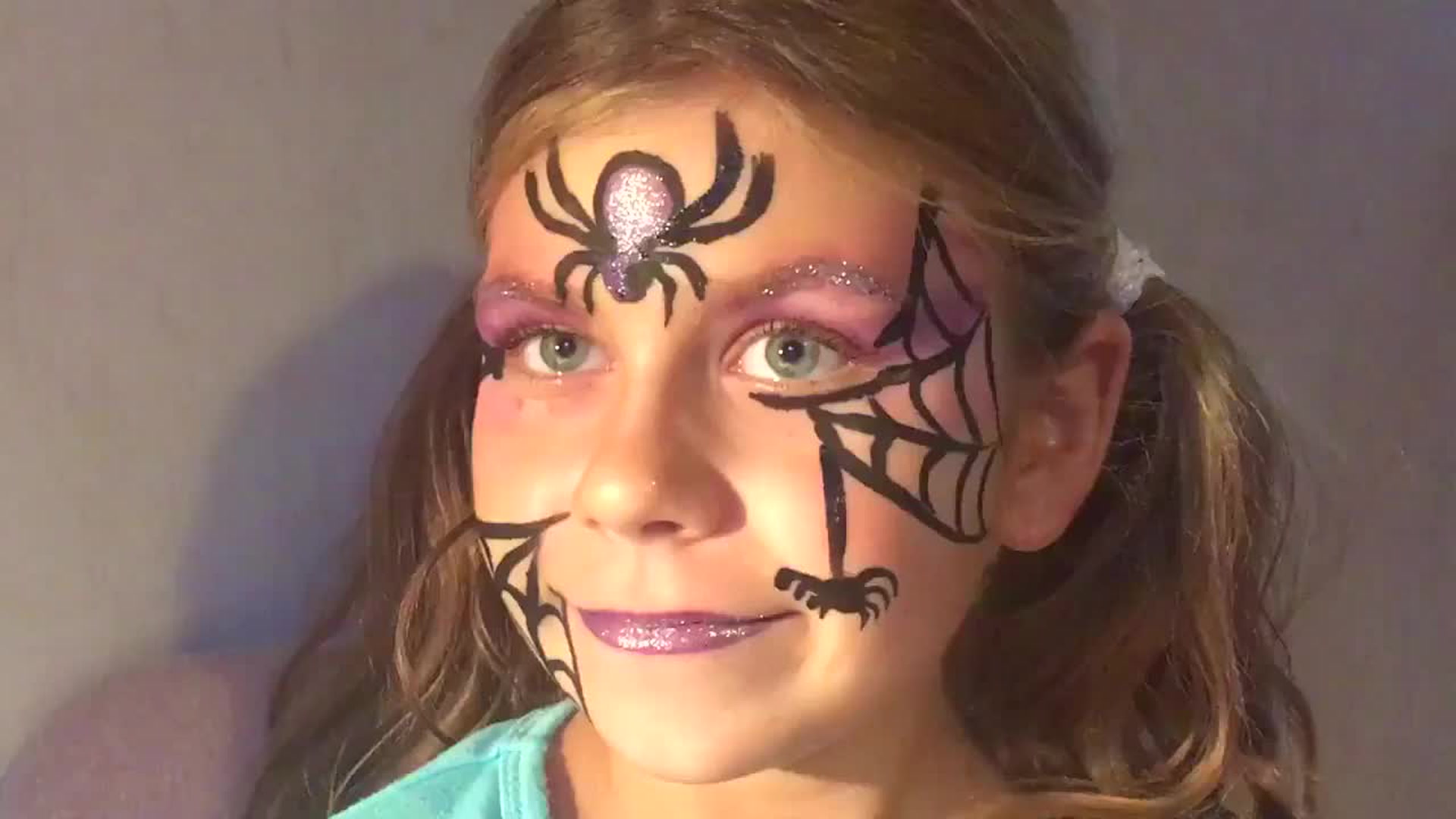 Maquillage sorcière petite fille pour Halloween : tuto - MaFamilleZen