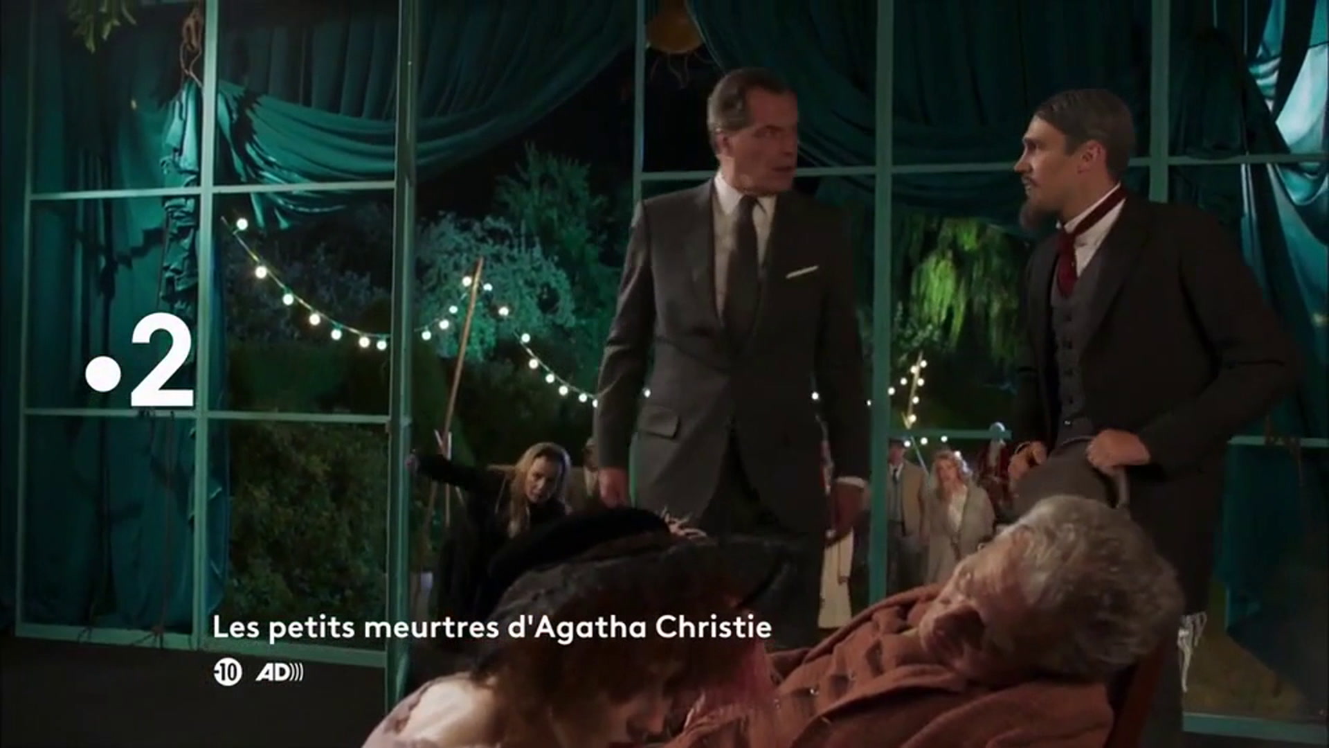 Les petits meurtres d'Agatha Christie : Drame en trois actes