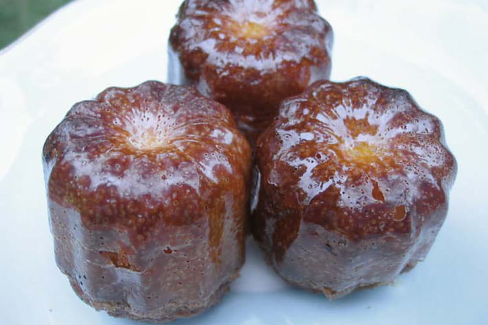 Mini-cannelés aux pralines roses : découvrez les recettes de cuisine de  Femme Actuelle Le MAG