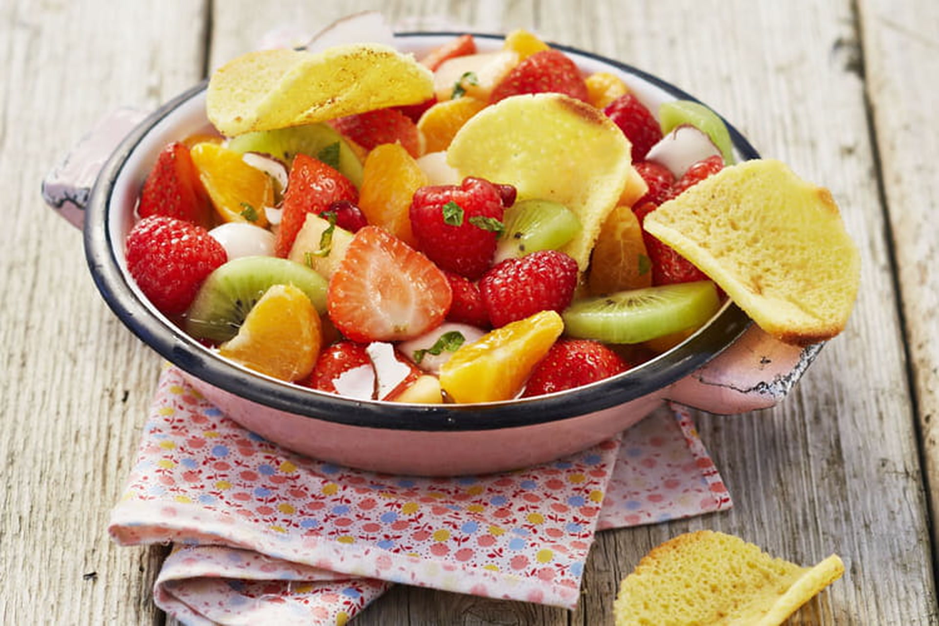 Recette De Salade De Fruits Et Tuiles De Quatre Quarts